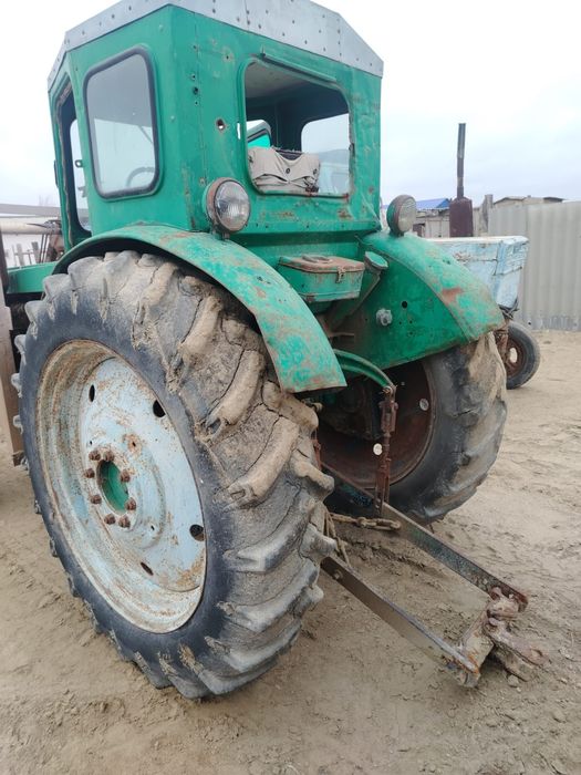 Трактор сатылады.