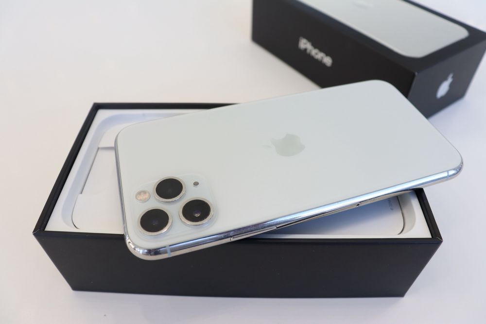 iPhone 11 pro 256 гб