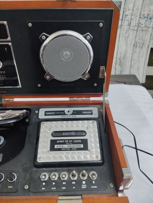 Продавам ретро радио spirit of.louis
