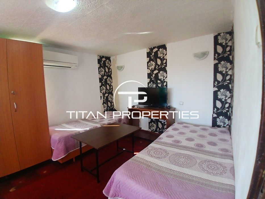 Дава се под наем Тристаен апартамент в Варна, Център - 70 кв.м за 396.78 € - Снимка #1