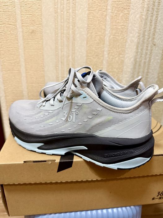 Продам Кросовки 361