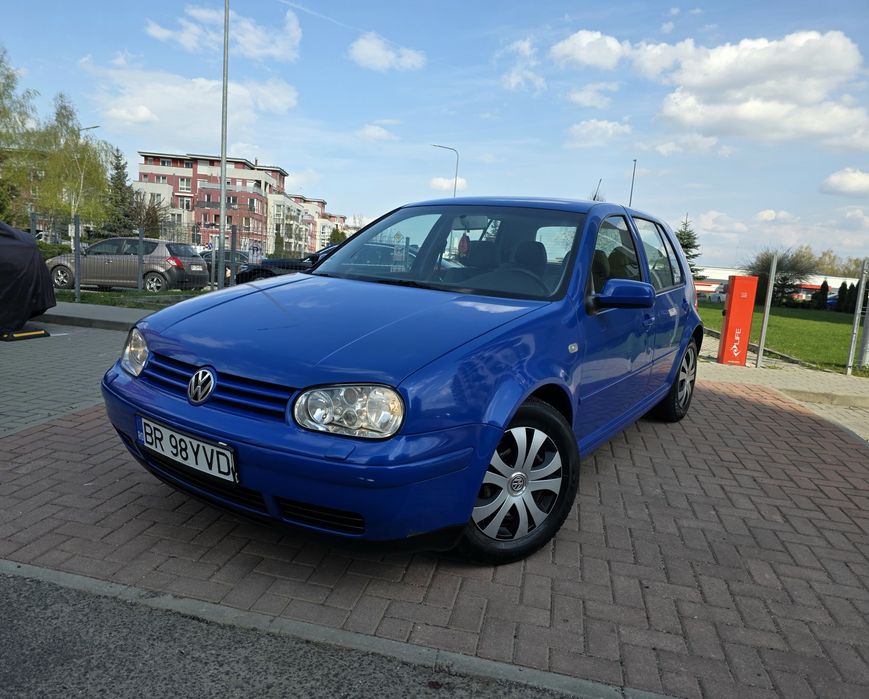 VOLKSWAGEN Golf 2000 — imagine 3