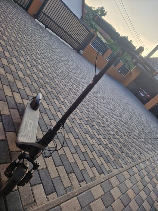 Trotineta ninebot
