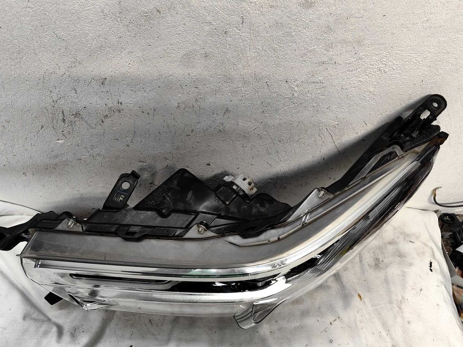 Оригинален фар Тойота  Toyota Hilux Full Led