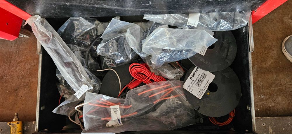 Dulap scule profesional UNIOR Red – echipat electrică auto / electrician auto