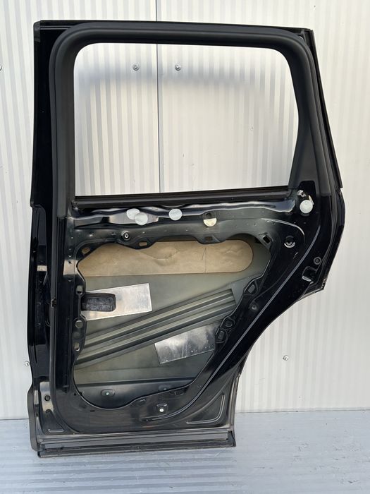 Usa dr spate vw Touareg 7P  cod de culoare LC9X 2011-2015