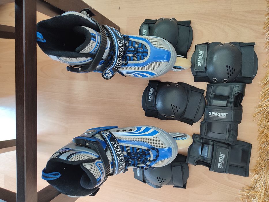 Продавам ролери SPARTAN с 2 чифта  наколенки и налакътници