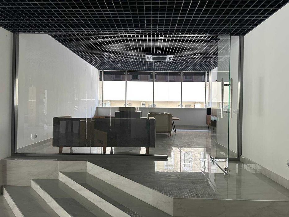 Продается бизнес центр в Мирабадском районе. Ориентир метро "Айбек"