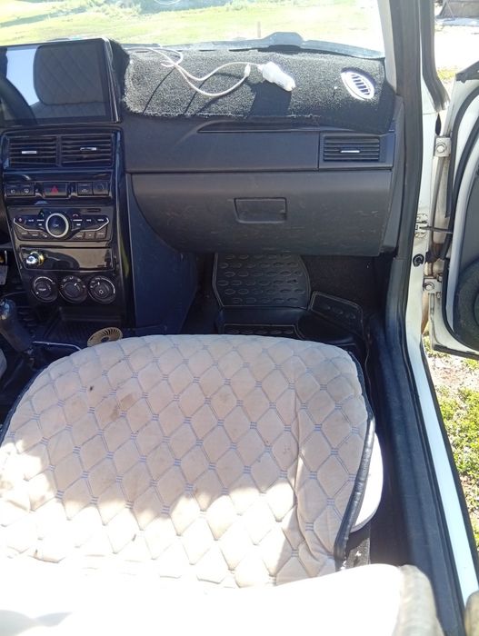 Продам срочно машину Приору 2.