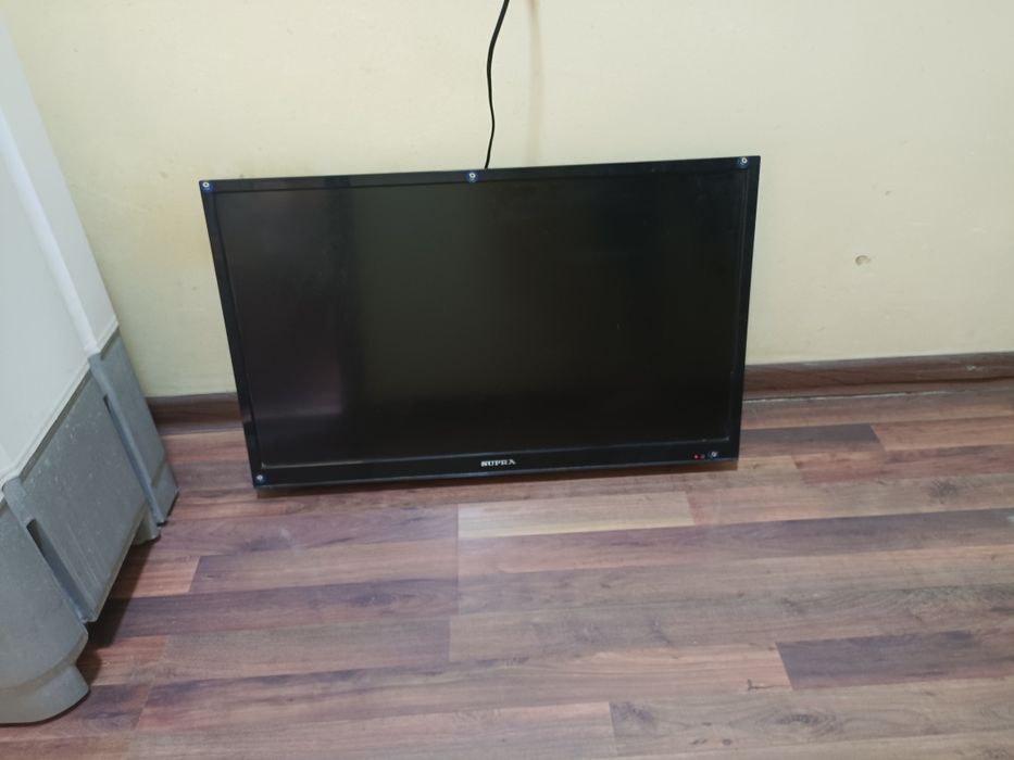 Televizor sotiladi
