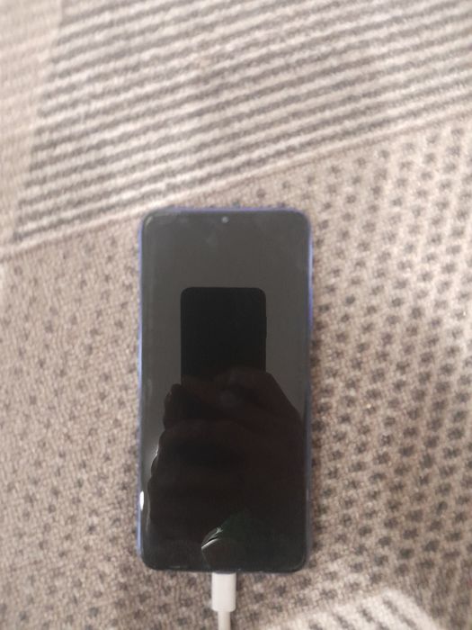 Редми 9С не включается