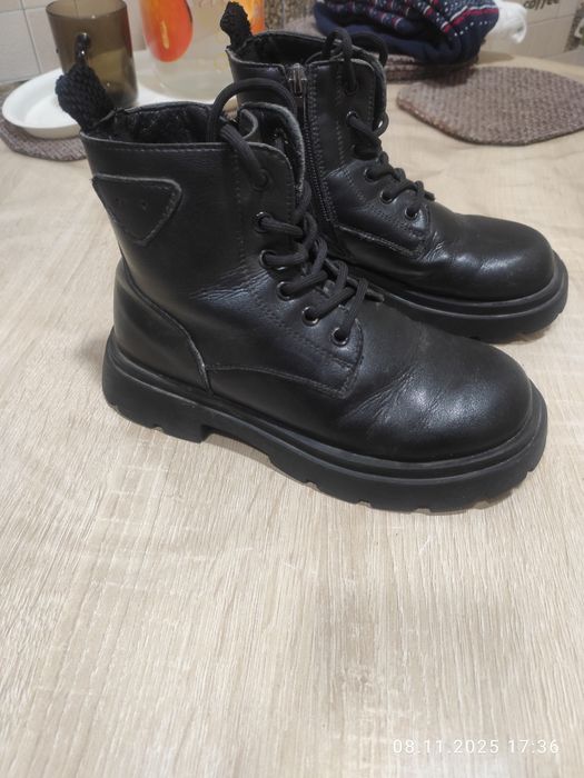 Теплые ботинки (кожанные) -33 разм,красовки с шипами для спорта 33 раз