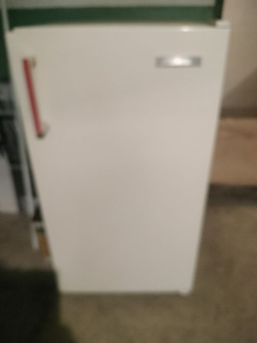 Frigider de vânzare ïn stare bună.