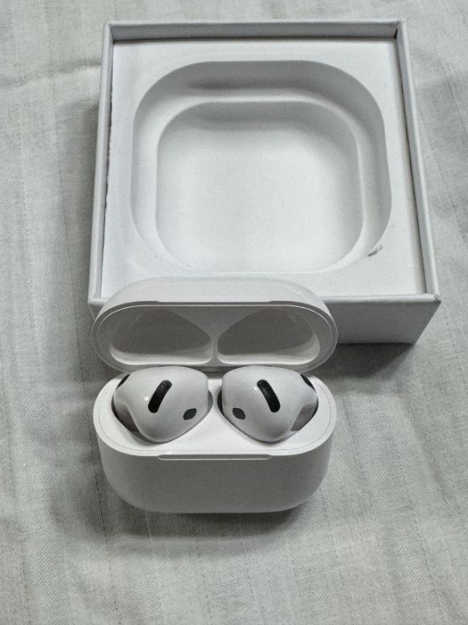 Apple AirPods Gen 4