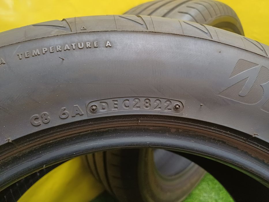 Шины 225/55 R16 Bridgestone пара.