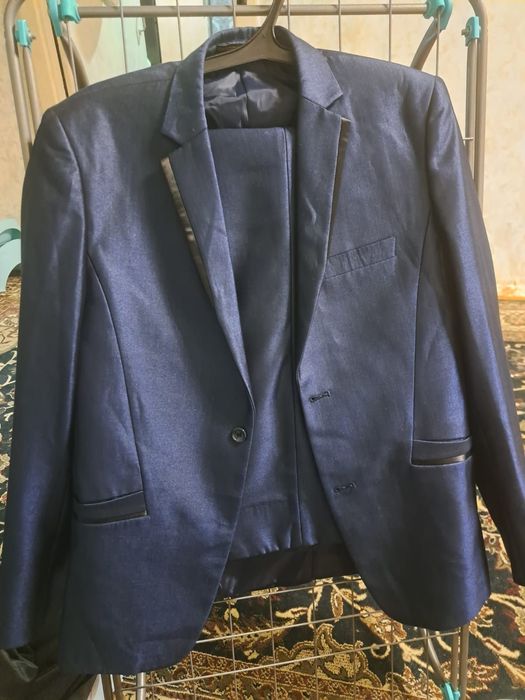 Продаётся костюм