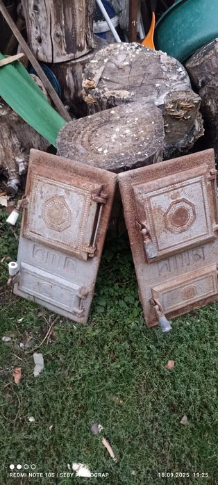 Vând uși de soba,300 Ron ambele