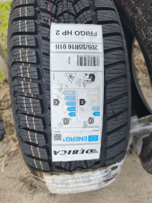 Doua anvelope de iarna