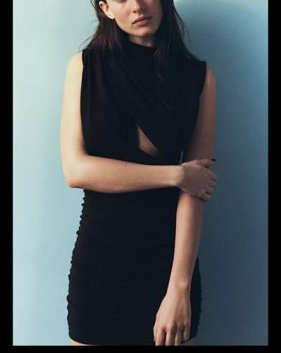 Елегантна черна рокля Zara