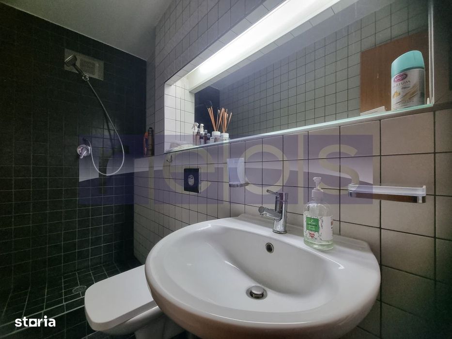 Vanzare 3 Camere -  Semidecomandat - Mall Vitan