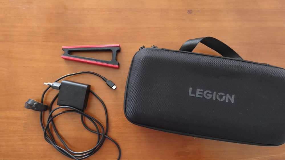 Lenovo Legion Go Z1 Extreme / 16GB / 512GB + аксесоари (Приемам интересни бартери)