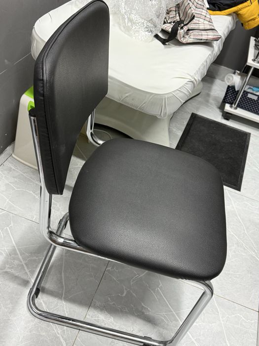 Продаю Стулья офисные