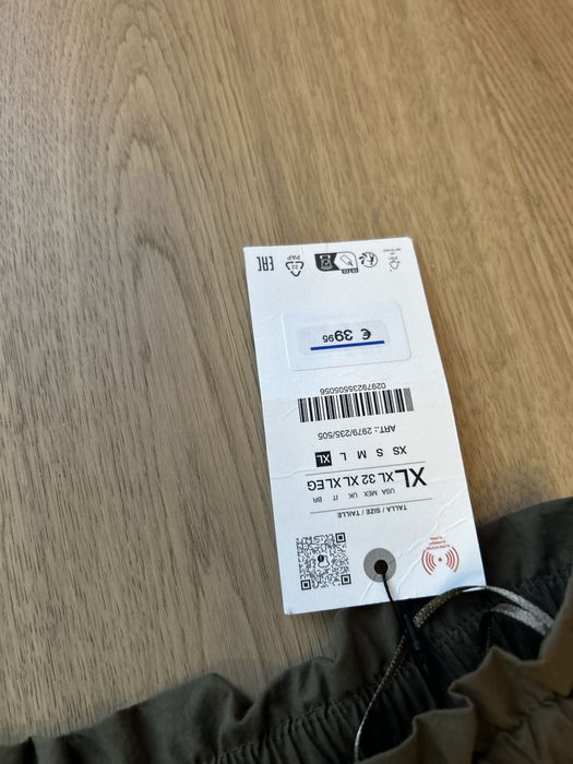 Pantaloni scurti Zara, masura XL