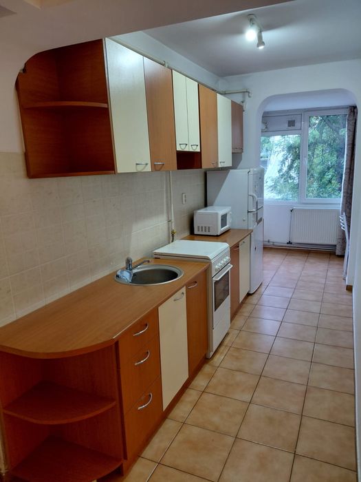 Inchiriez apartament 2 camere Sos. Pajura