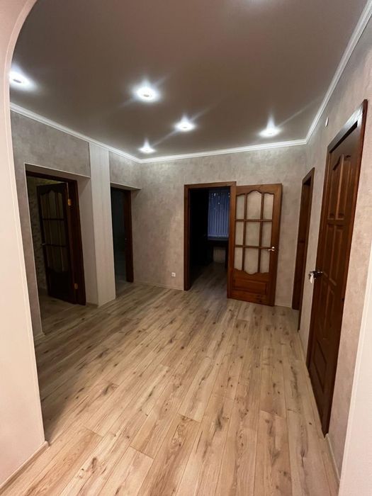 Продам 4 комнатную квартиру