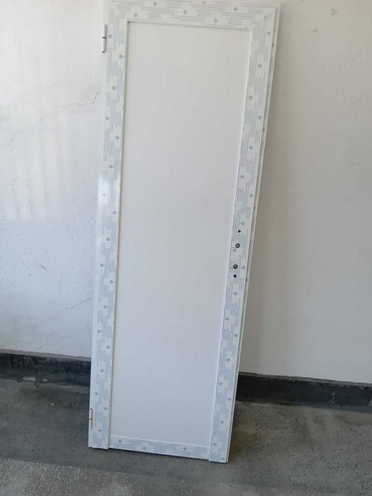 Алуминиева врата