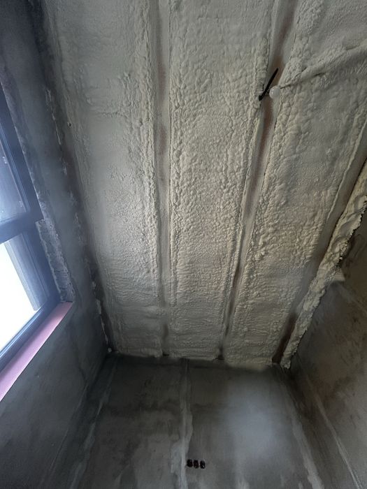 IZOMAX-Izolatii cu spuma poliuretanica premium(mansarde, poduri, hale)