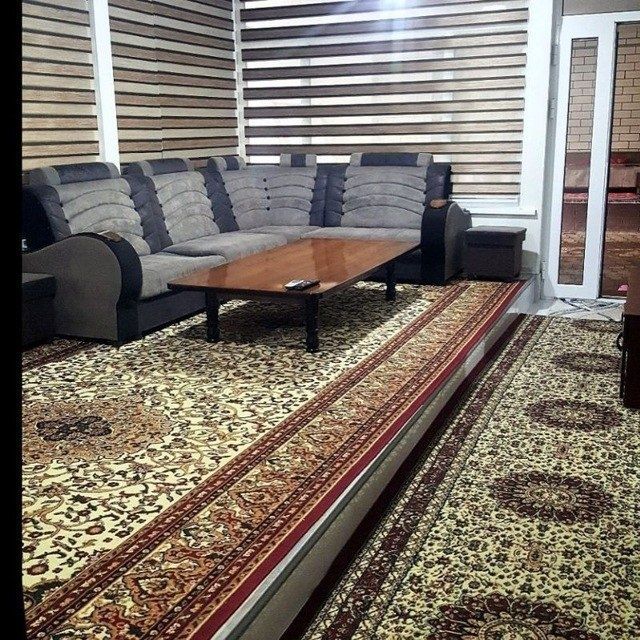 Oq tosh dacha sotiladi