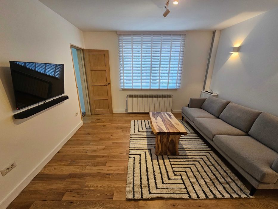 Apartament cu 3 camere CENTRAL