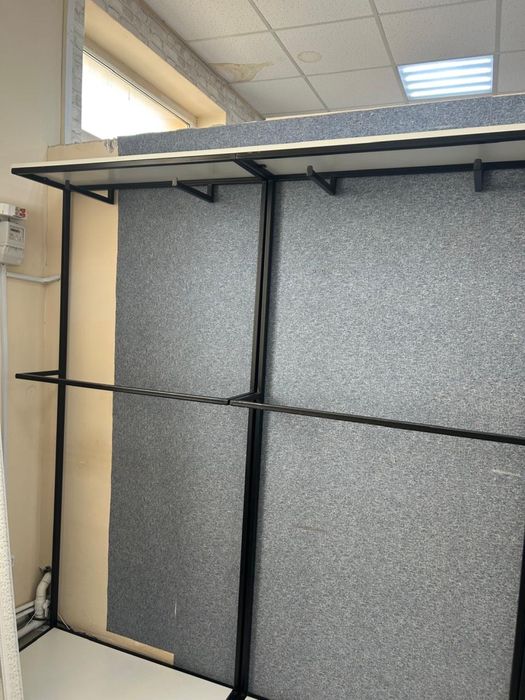 Продам стелажи и кресло