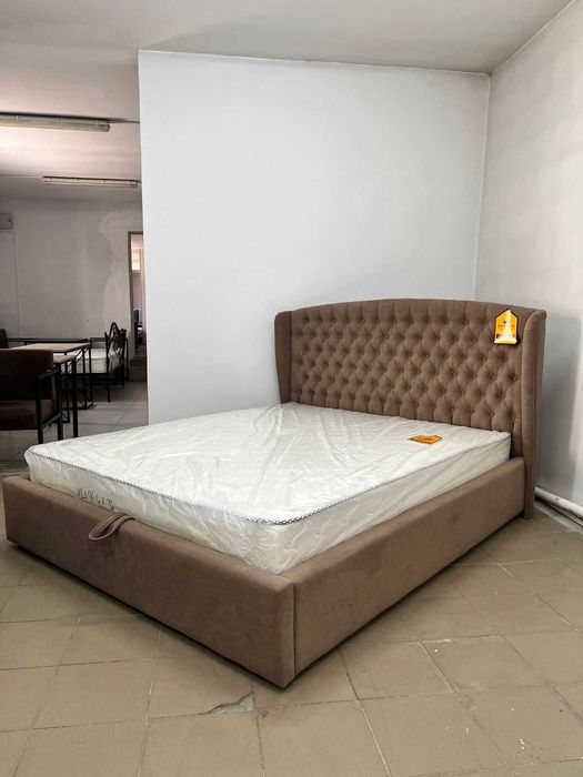 Кровать двуспальная