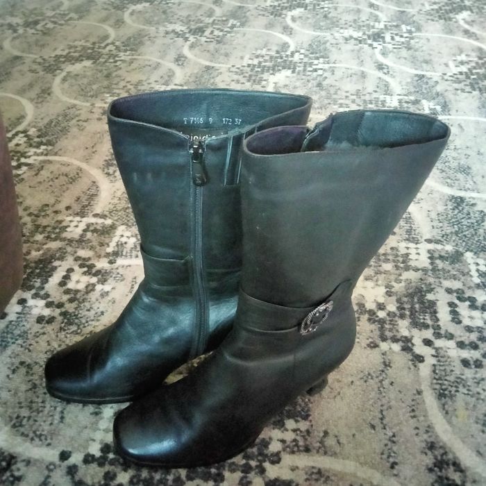 Зимние кожаные сапожки