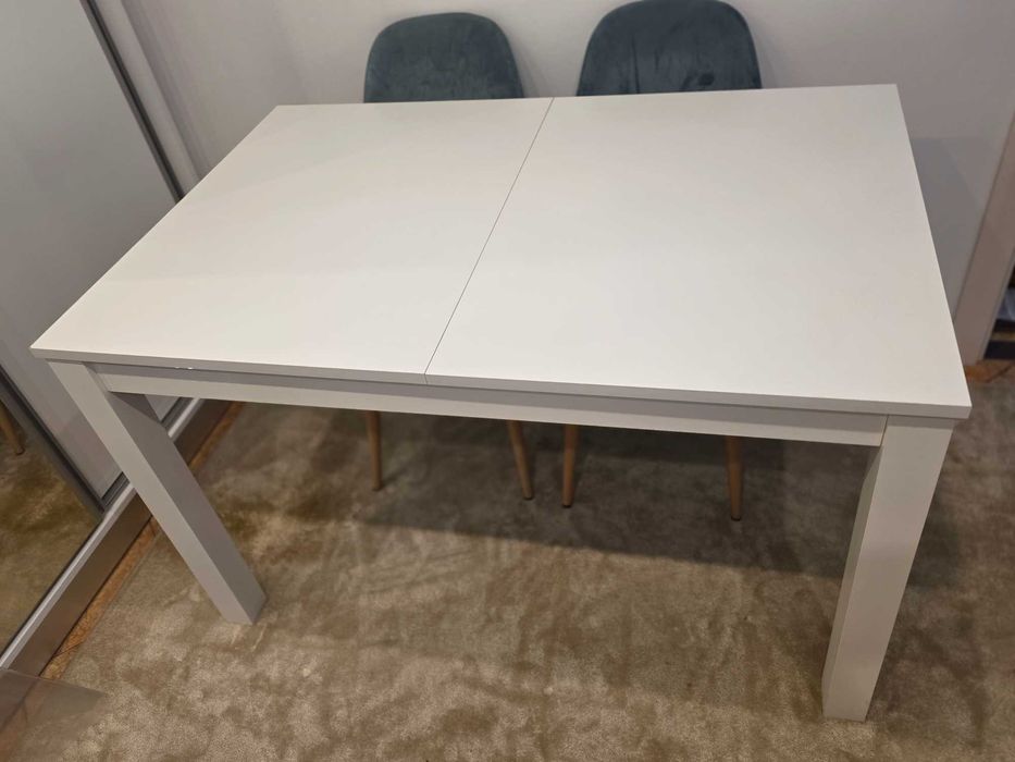 Vand set masa extensibila + 4 scaune
