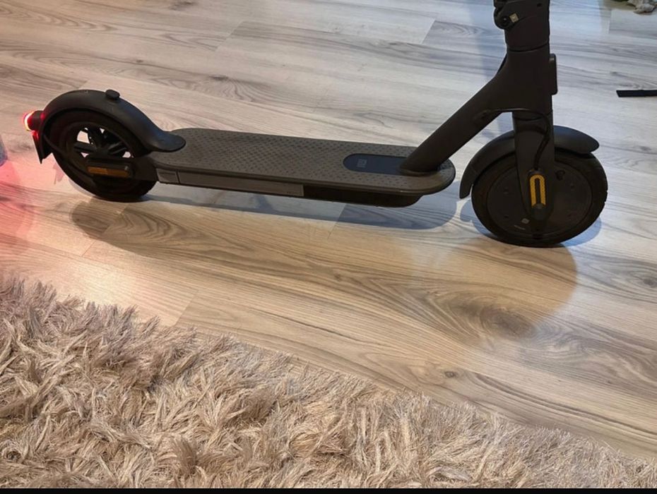 Trotineta electrica XIAOMI Mi S, 250W ca noua