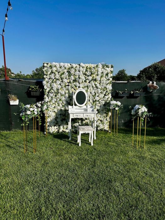 Decor evenimente ( photo corner, aripi luminoase, gatitul miresei)