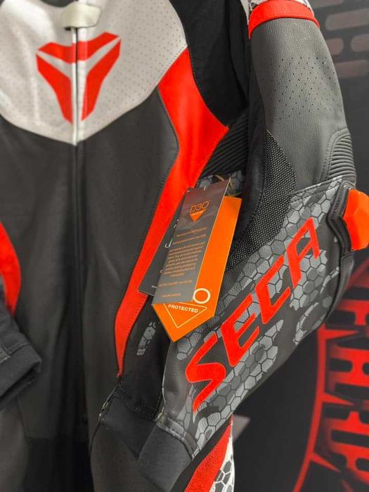 НОВ Кожен мото екип SECA SRS ONE Цял