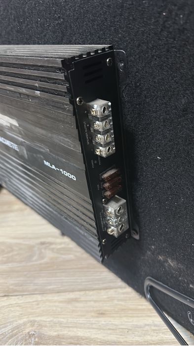 Продам усилитесь для саббуфера Machete D Classa