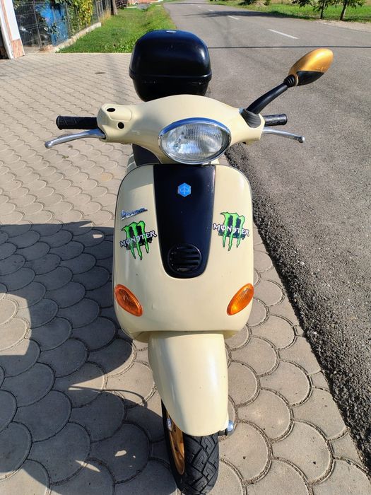Scuter Piaggio Vespa