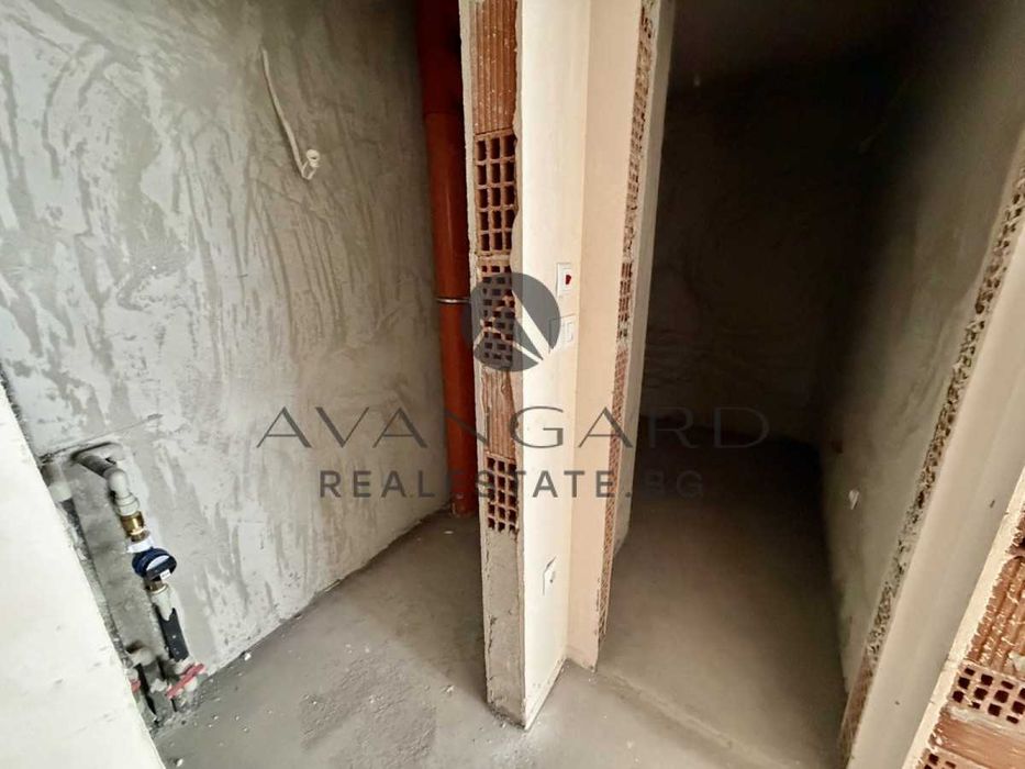 оф.25123 Просторен тристаен с АКТ 16/ Съдийски