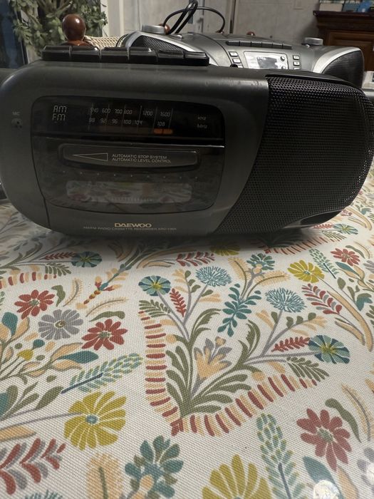 Магнитофон сотилади