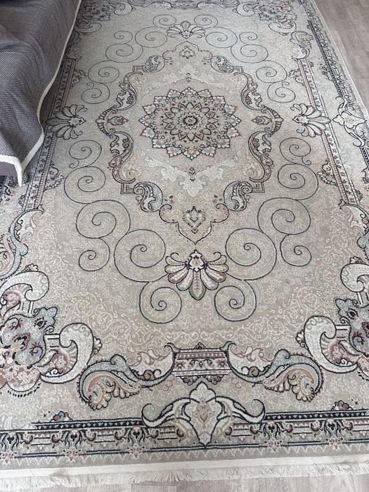 Ковер белый 10000