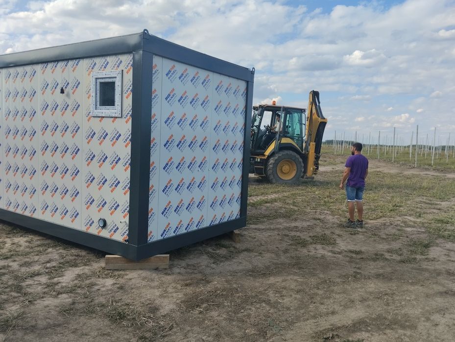 Vand container tip birou cu grup sanitar