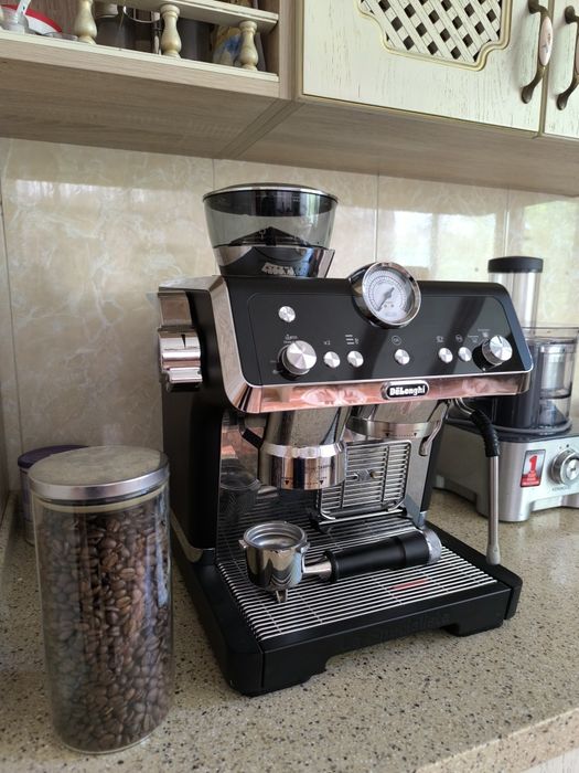 Кофемашина delonghi