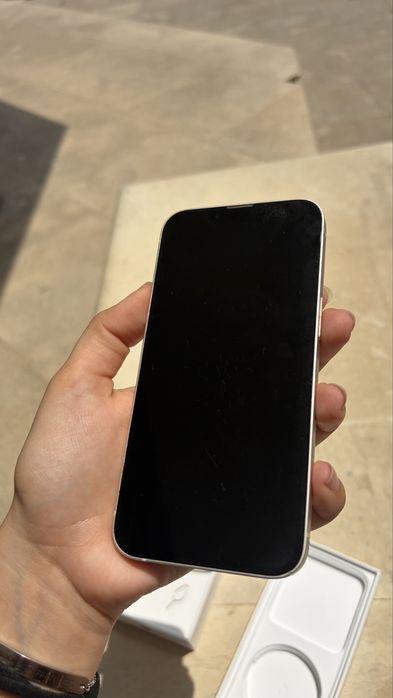 Iphone 13; 128GB; бял