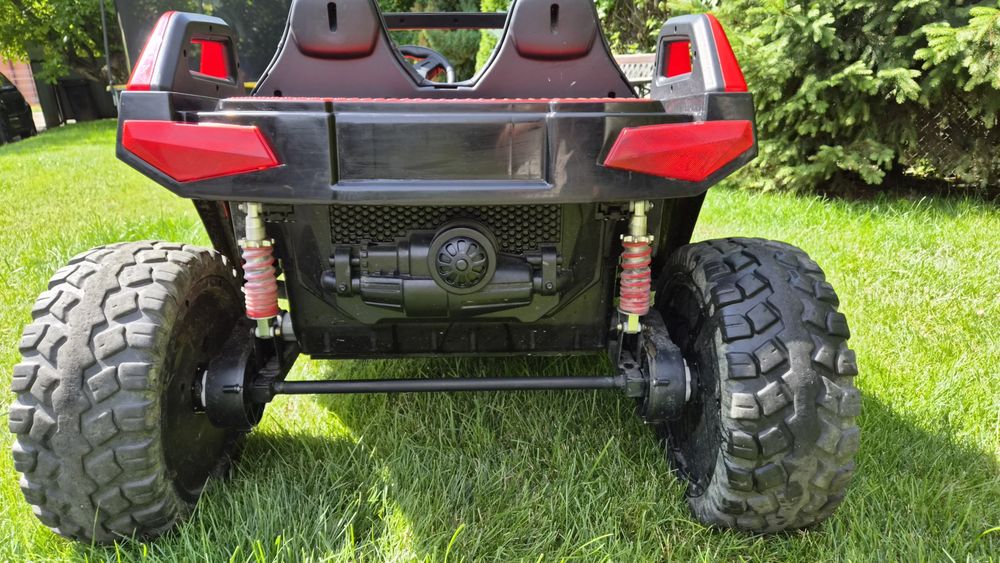 Mașinuța electrică pentru copii Buggy Clash 4x4