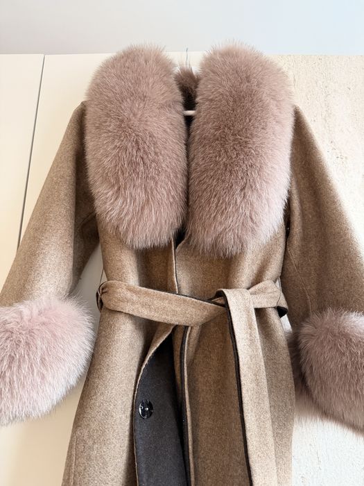 Палто Loro Piana с естествен косъм от лисица
